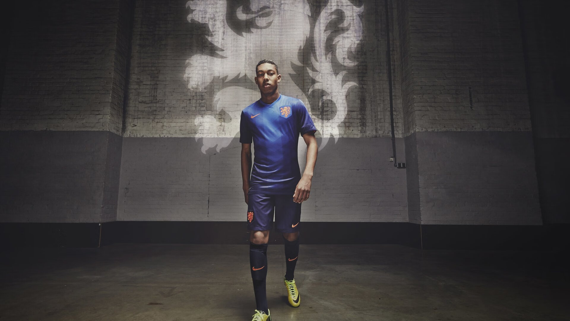 教科书般的串联,格列兹曼的艺术与牙买加对伊朗的封锁启示