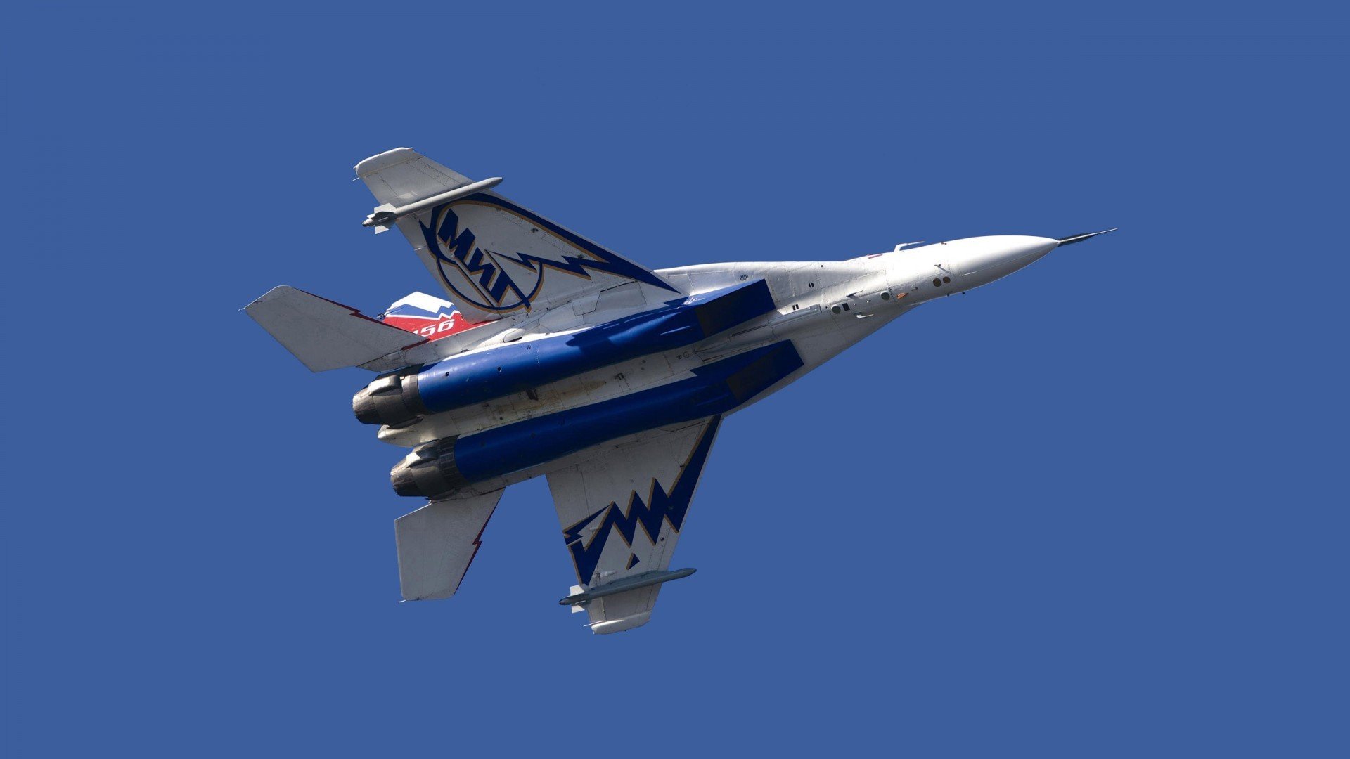 铁闸的觉悟,王者的苏醒,从巴斯托尼的爆发看巴萨如何重铸西班牙霸权